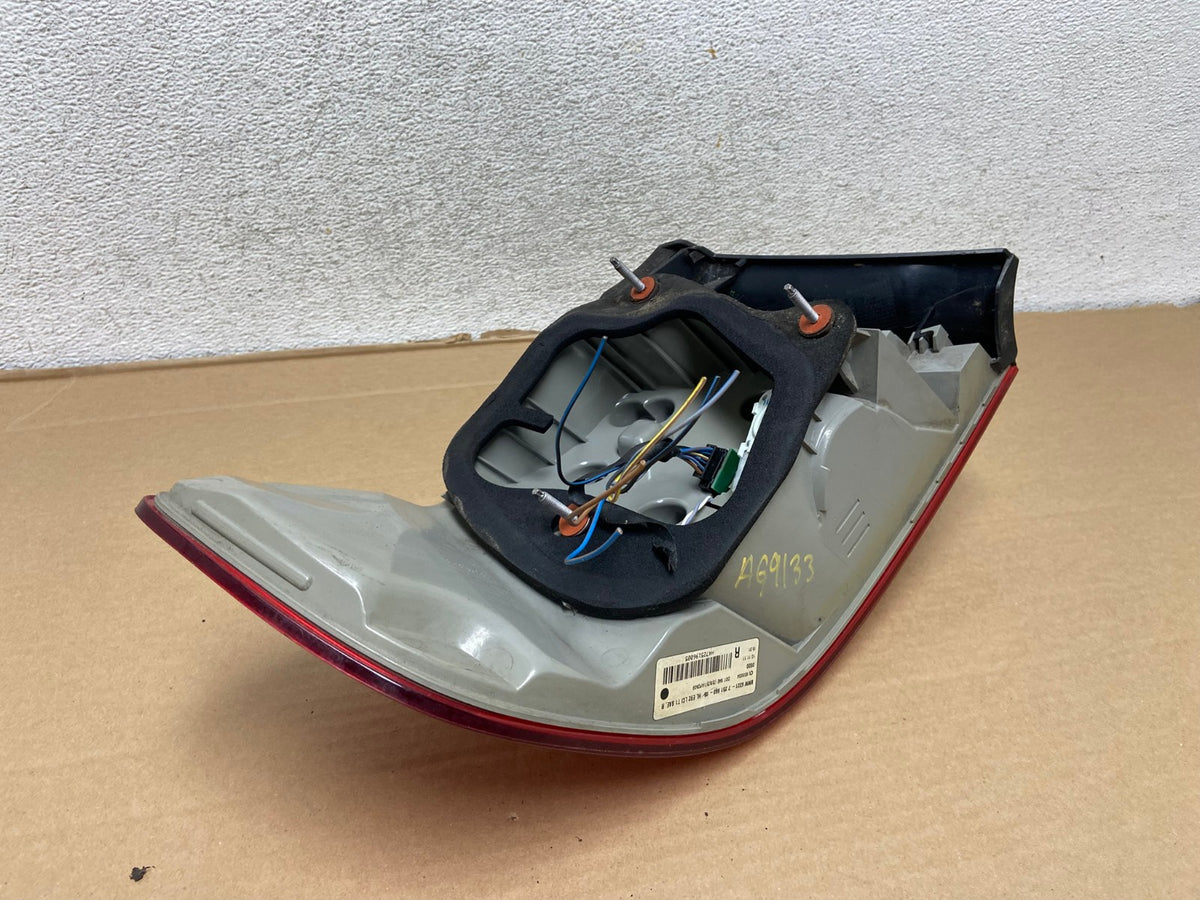 2011 2013 BMW 3 Coupe 328i 335i M3 E92 Right Passenger Tail Light AG9133 LK5