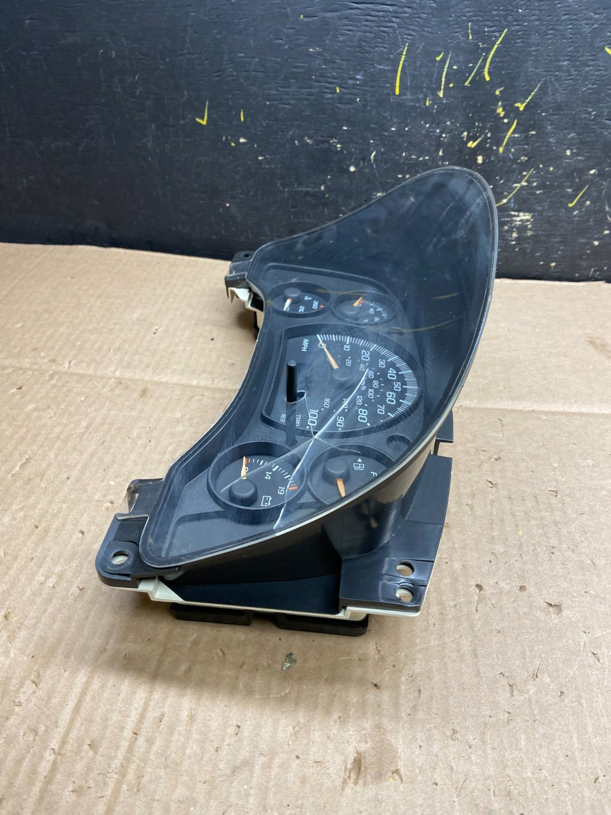 2004 to 2007 Chevrolet Express Speedometer Cluster Gauge OEM  Y2330 DG3