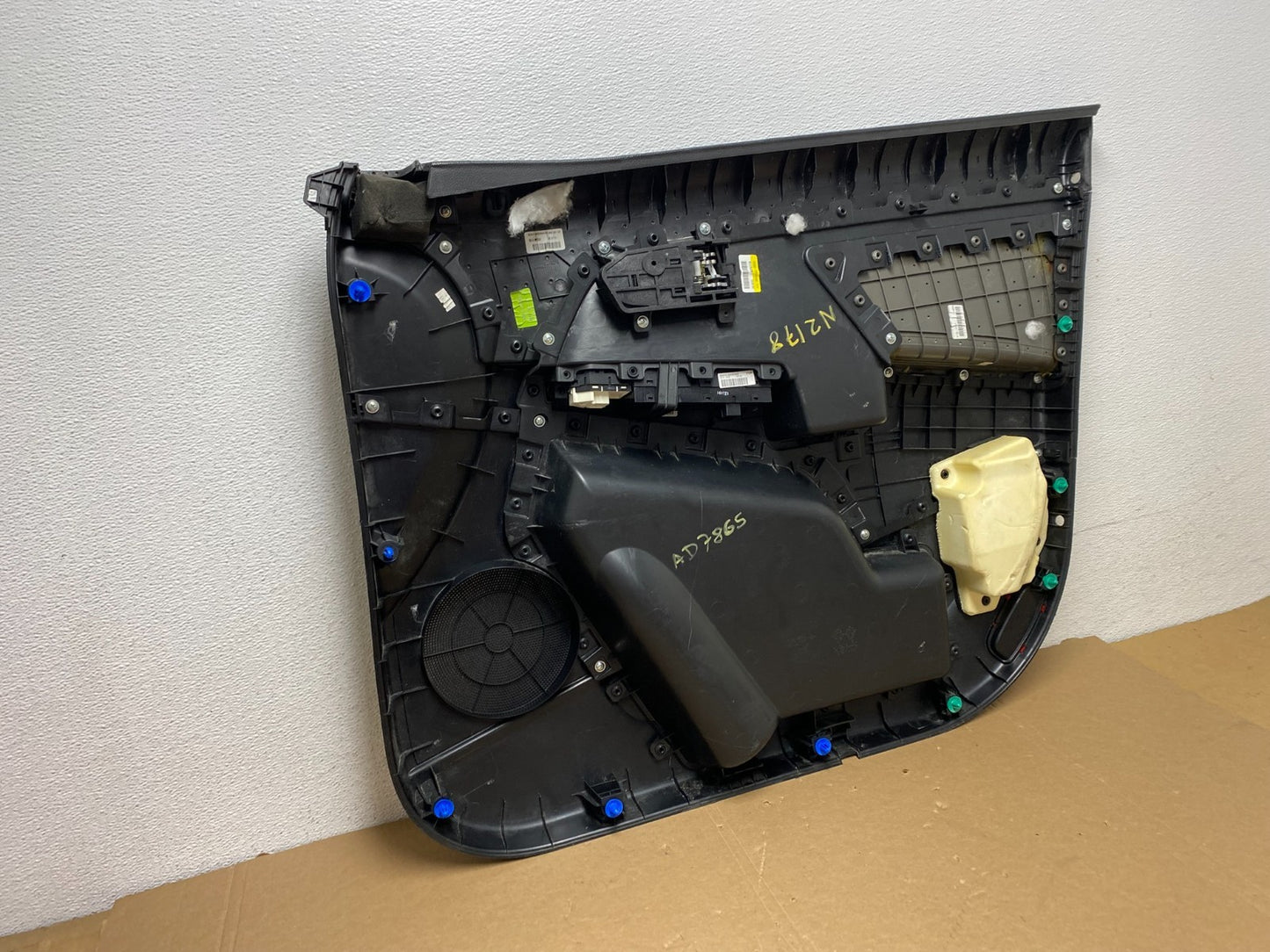 2014 to 2016 Kia Sportage Front Left Driver LH Side Door Panel Trim AD7865 DG8