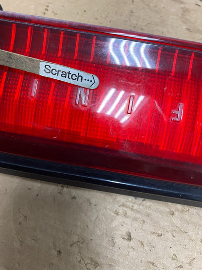 1993 to 1994 Infiniti J30 Rear Center Trunk LID Tail Light OEM O9308 DG5