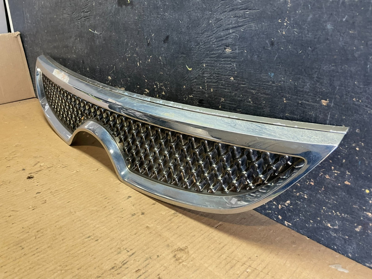 2007 to 2011 Hyundai Veracruz Chrome Grille Grill OEM AA5975 DG2