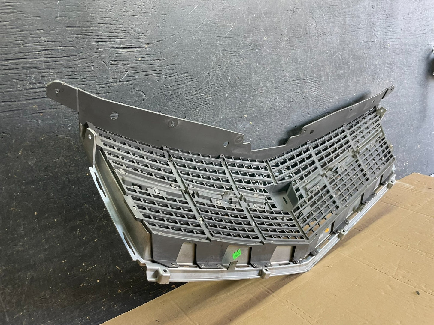 2010 to 2012 Cadillac SRX Front Upper Grille Grill OEM AA8822 DG4