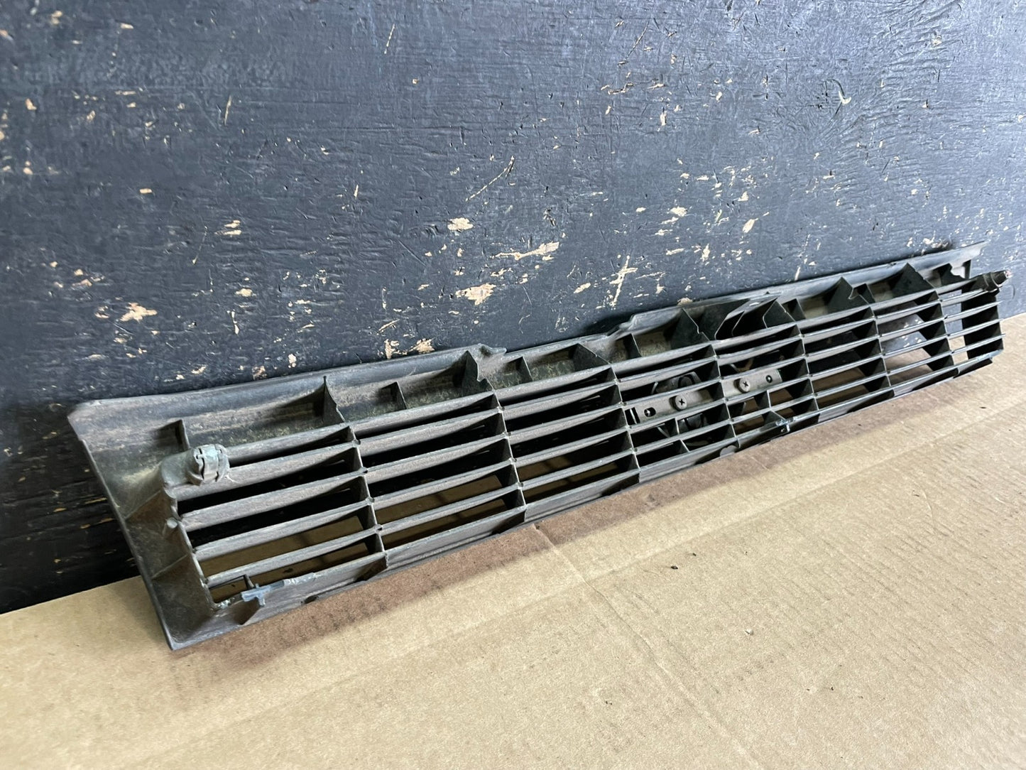 1991 Toyota Corolla Front Upper Grill Grille Oem AA8956 DG4