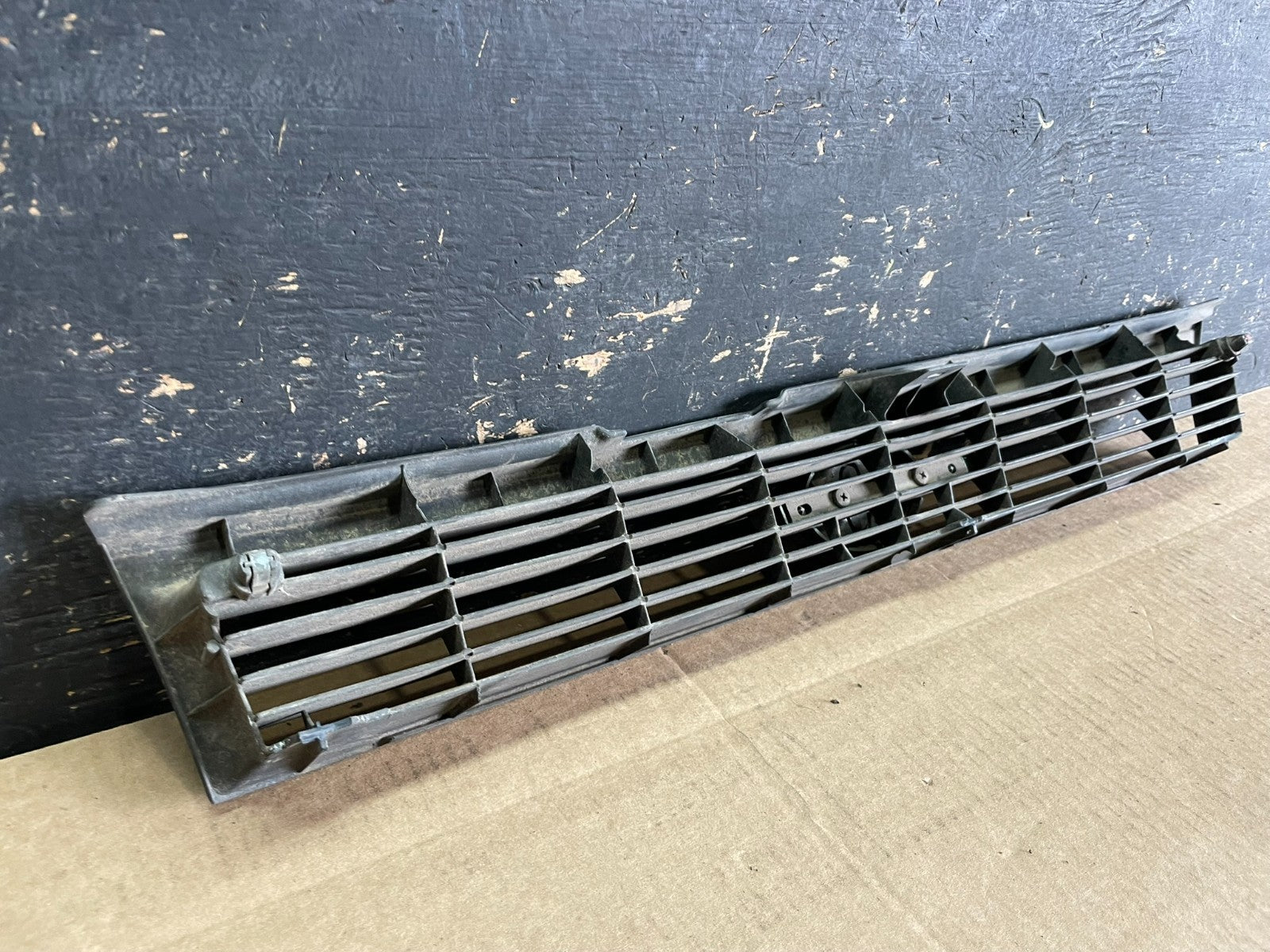1991 Toyota Corolla Front Upper Grill Grille Oem AA8956 DG4