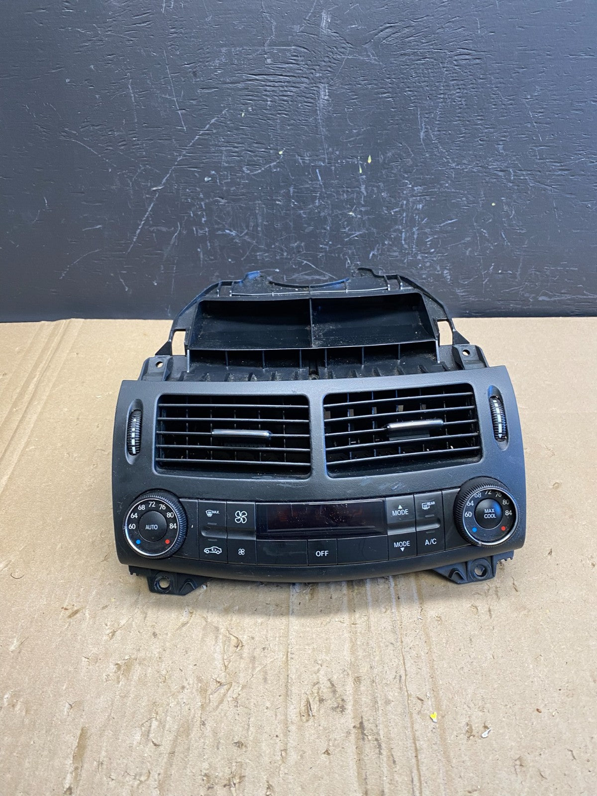 2007-2009 Mercedes E-Class E350 A/C Climate Control Air Vent Panel ab9113 DG0