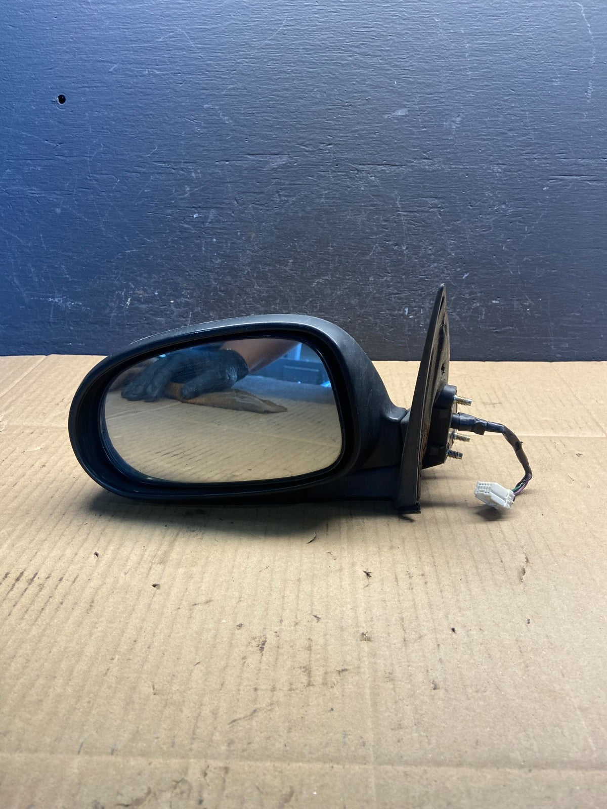 2000 - 2004 Infiniti i30 i35 Front Left Driver LH View Door Mirror AD2947 DW5