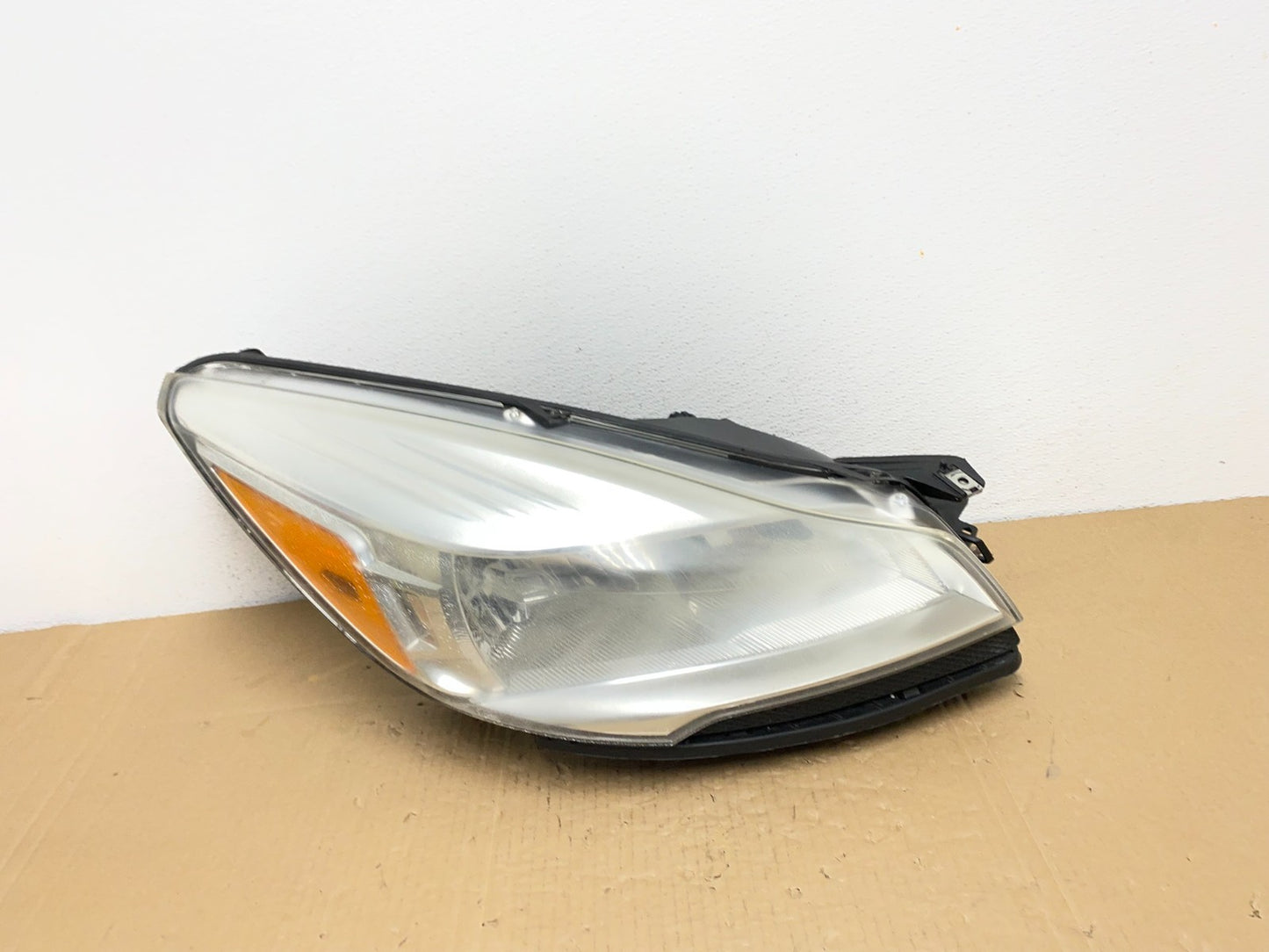 2013 - 2016 Ford Escape Headlight Right Passenger RH Side Halogen AC3841 DW0