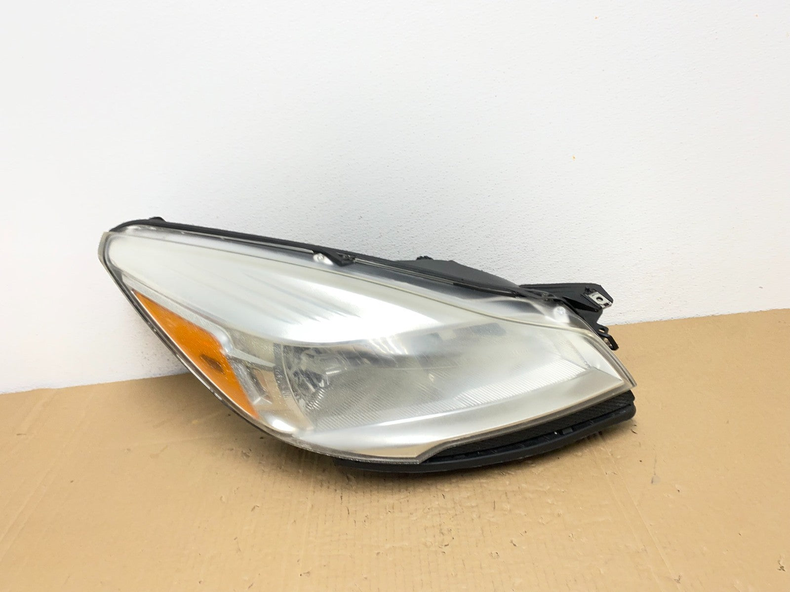 2013 - 2016 Ford Escape Headlight Right Passenger RH Side Halogen AC3841 DW0