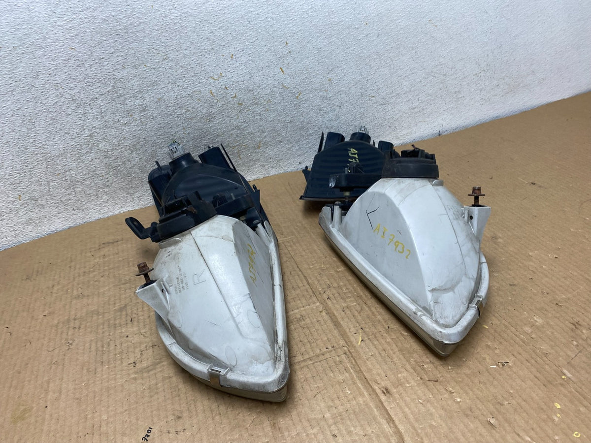 2001 2002 2003 Toyota Sienna Left+Right Side Set Headlights Halogen AI7932 DW10