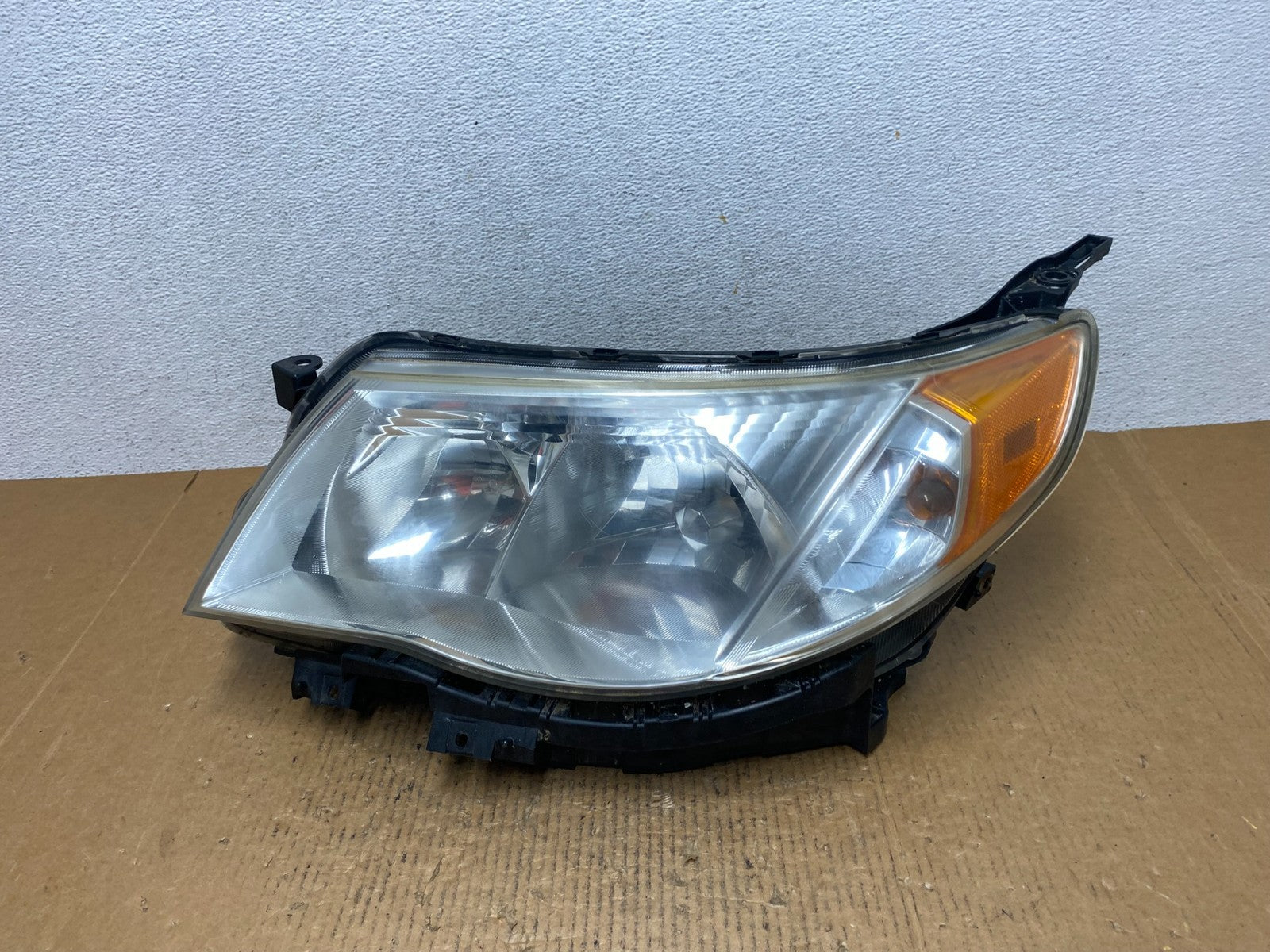 2009-2013 Subaru Forester Left Driver LH Halogen Headlight AE1411 DW0