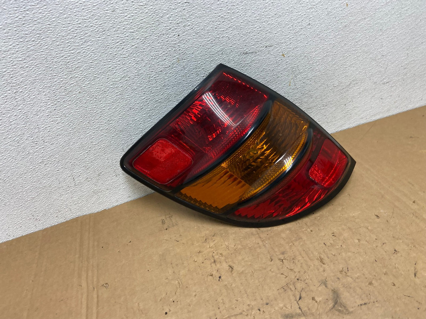 2003 - 2008 Pontiac Vibe Left Driver LH Side Tail Light AD3267 LK2