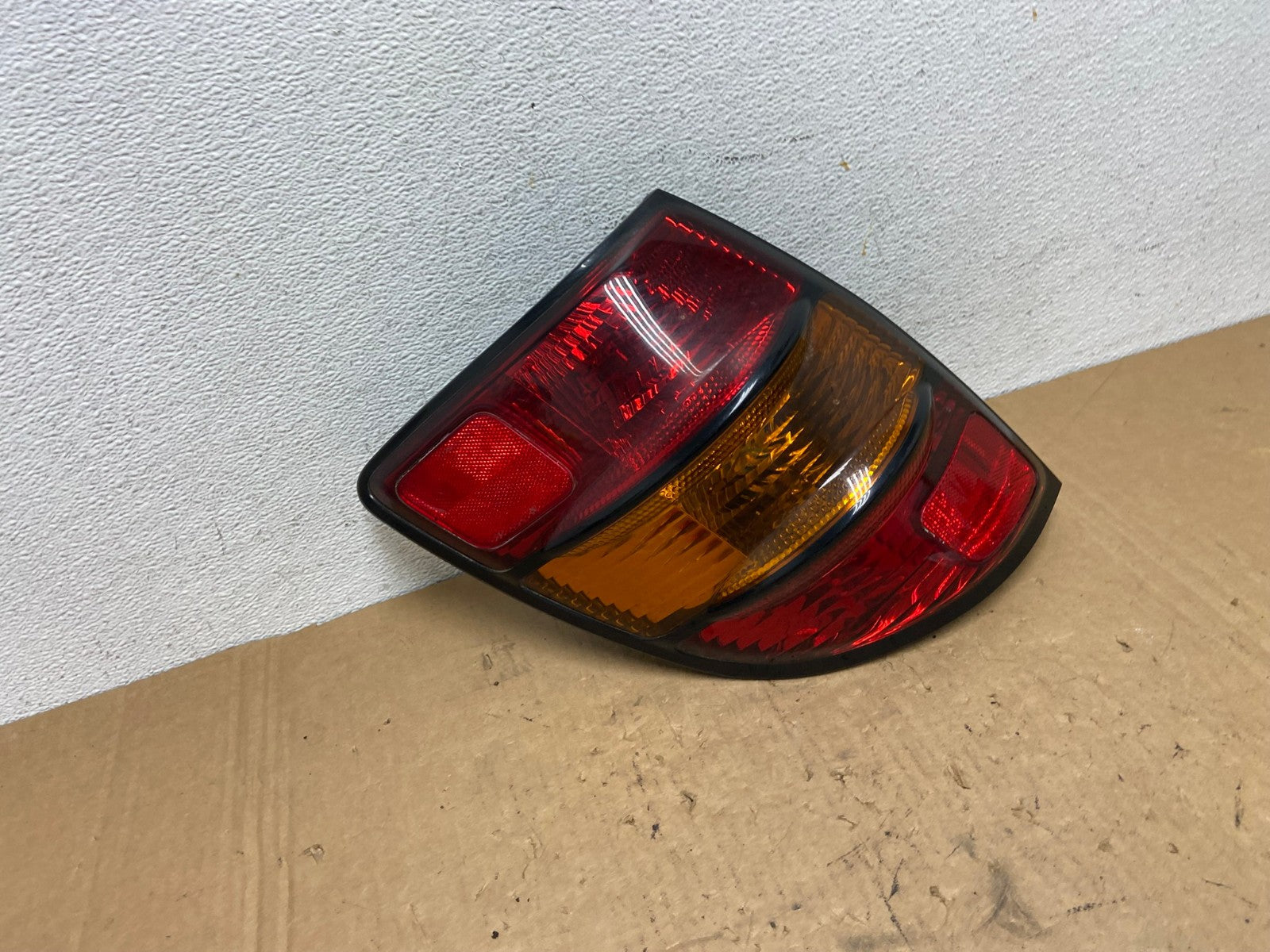2003 - 2008 Pontiac Vibe Left Driver LH Side Tail Light AD3267 LK2