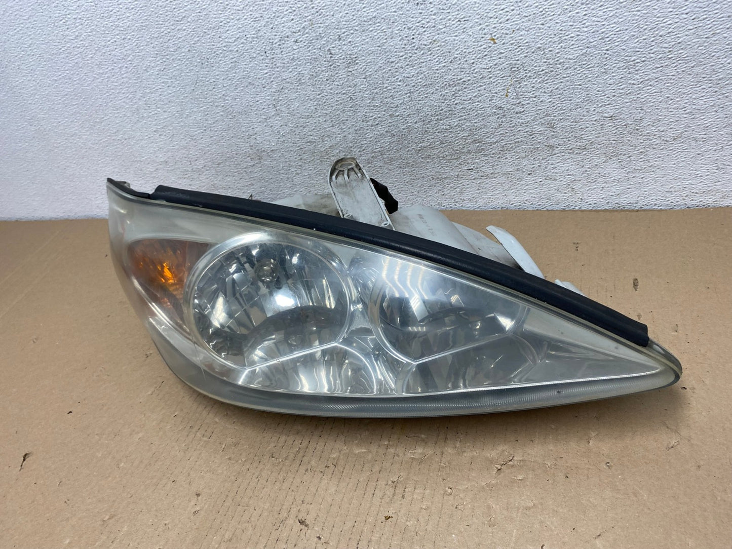 2002 to 2004 Toyota Camry Halogen Headlight Right Passenger Rh AF3108 LK1