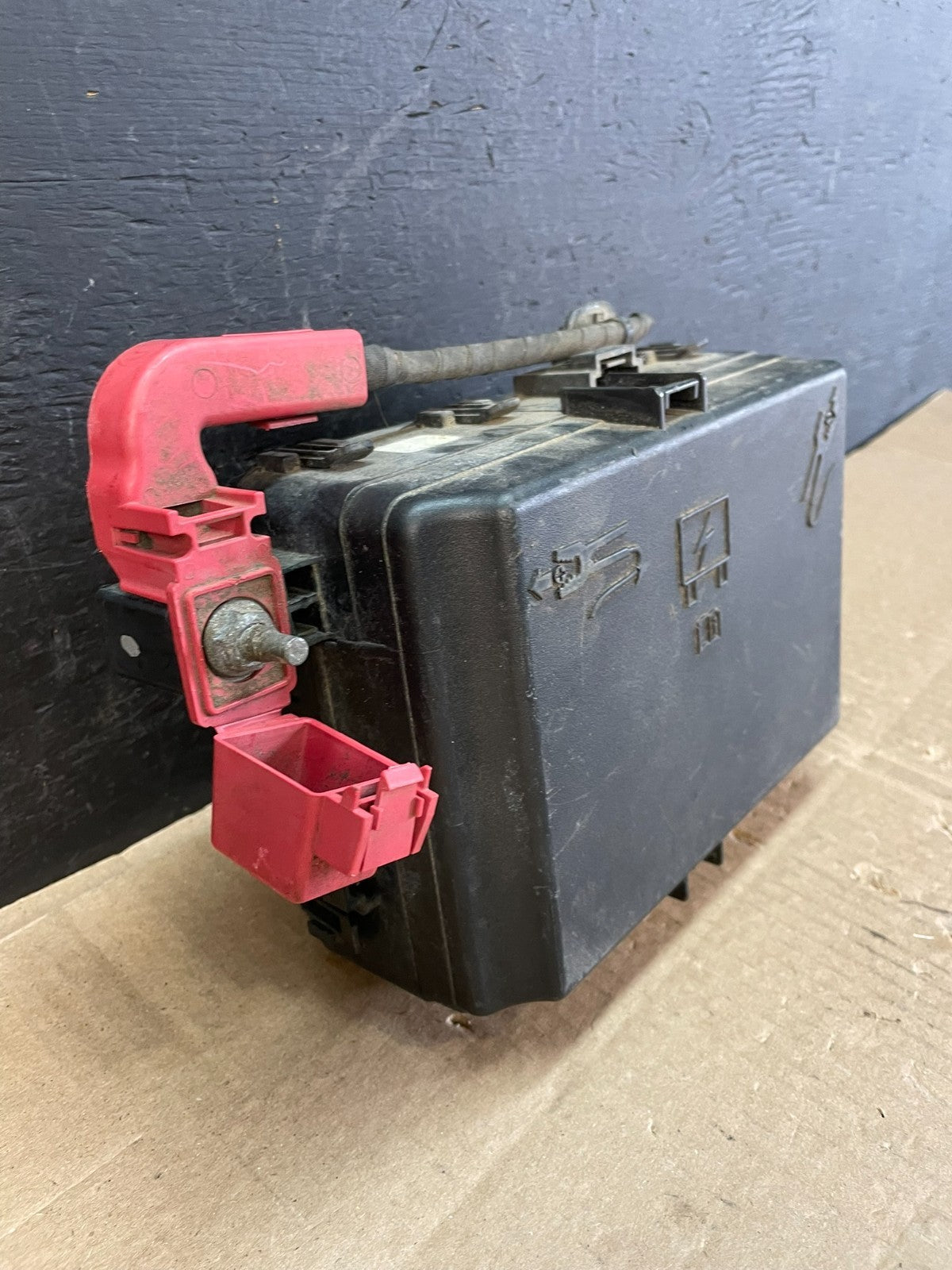 2011 to 2020 Dodge Charger 5.7L Engine Fuse Box AC49441