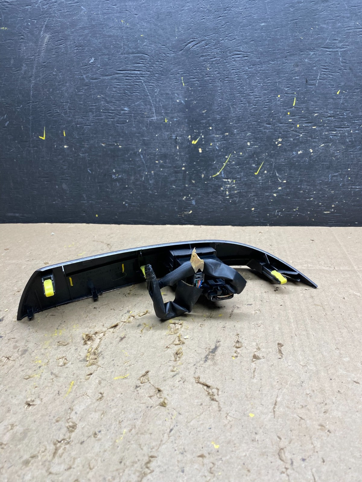 2004 to 2010 Toyota Sienna Right Side Radio Switches Bezel Trim U5514 DG5
