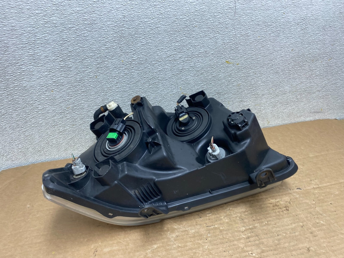 2007 to 2014 Toyota Sequoia Tundra Right Passenger RH Headlight Halogen Z2607 DG5