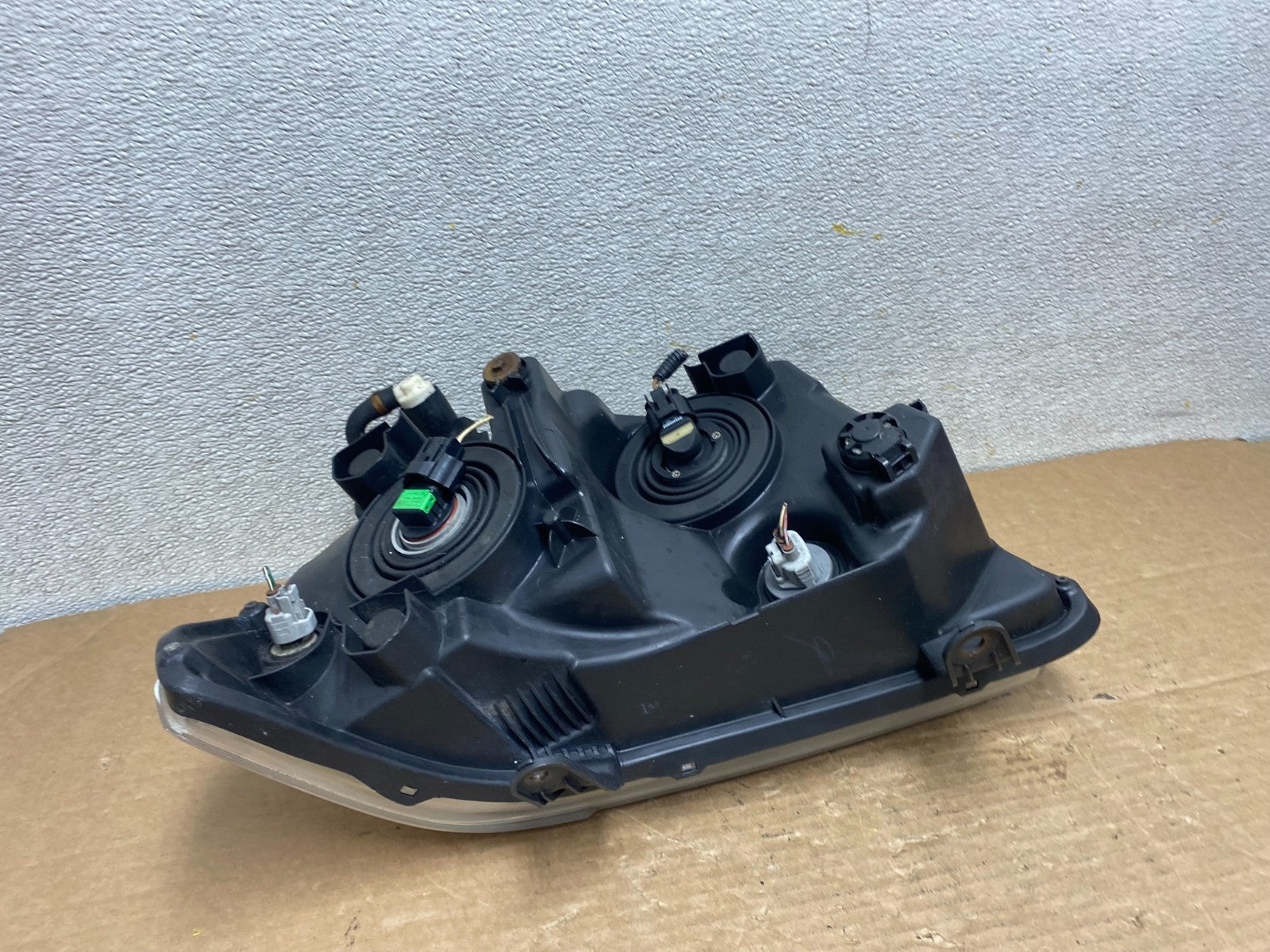2007 to 2014 Toyota Sequoia Tundra Right Passenger RH Headlight Halogen Z2607 DG5