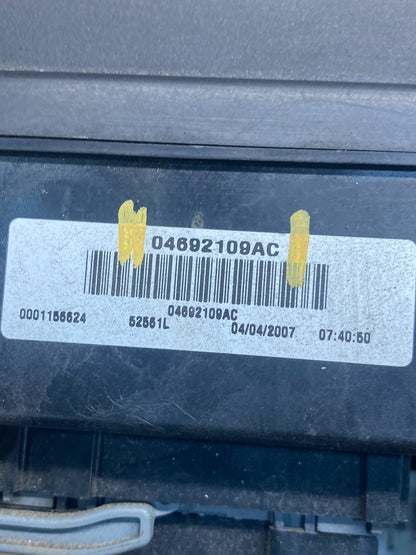 2007 Jeep Grand Cherokee Integrated Power Fuse Box 04692109ac AE7783 DW4