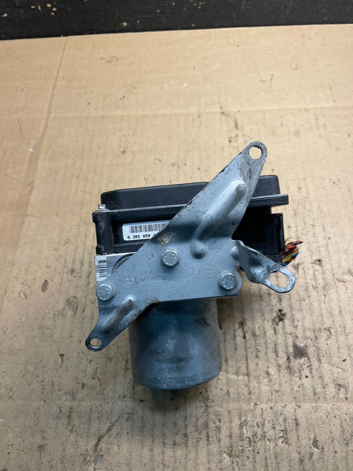 2006 to 2011 BMW 325Xi 330Xi ABS Anti-Lock Brake Pump 6775180-01 OEM W6784 DG1