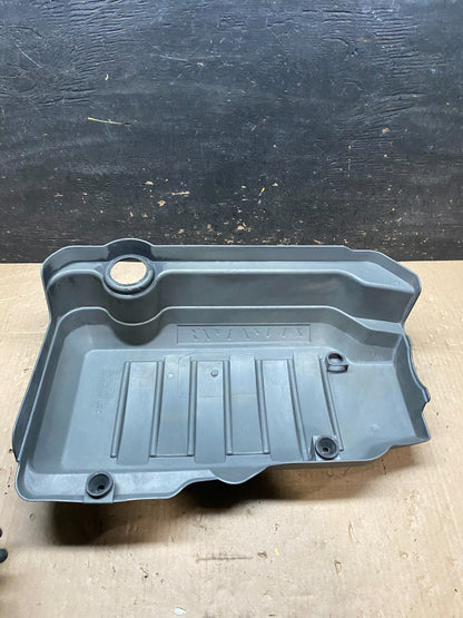 2007 to 2012 GMC Acadia 3.6L VVT Engine Cover Shield U0261 DG4