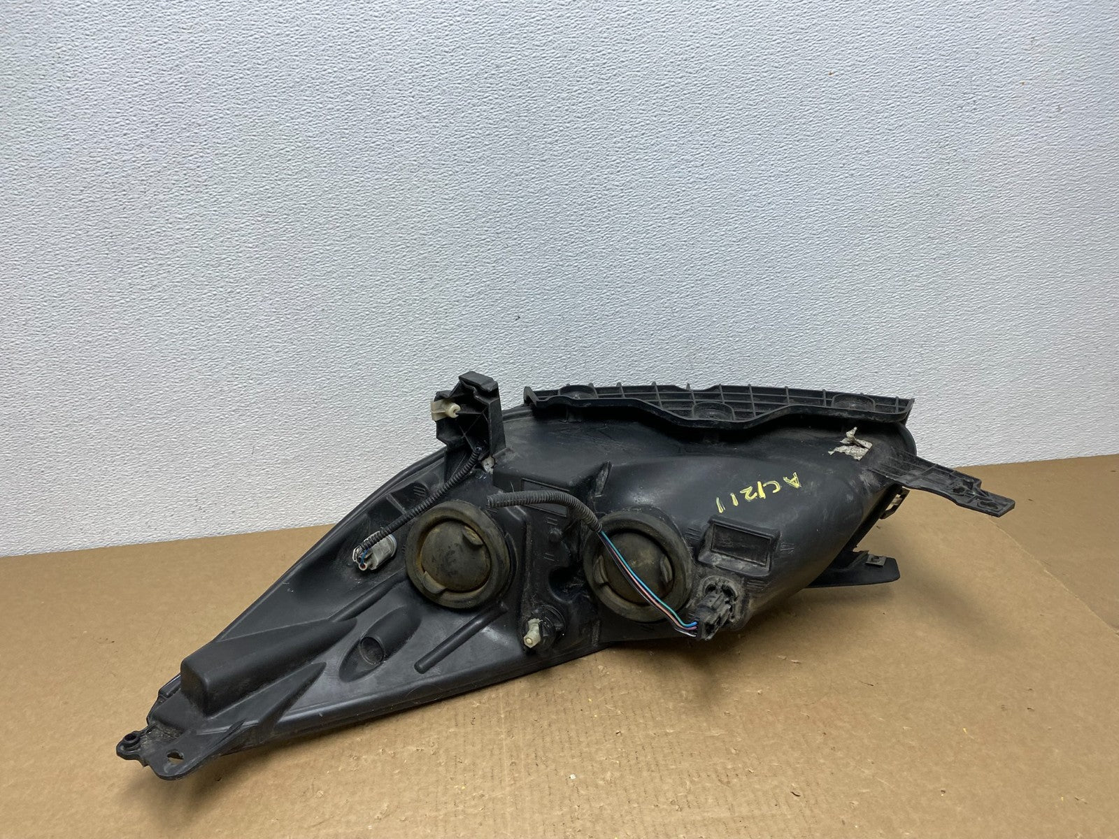 2013 - 2016 Ford Escape Headlight Right Passenger RH Side Halogen AC1211 DW7