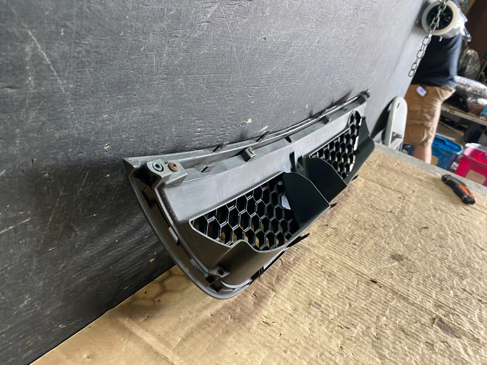 2010 to 2013 Suzuki SX4 Sedan Front Upper Grill Grille O6156 OEM DG5