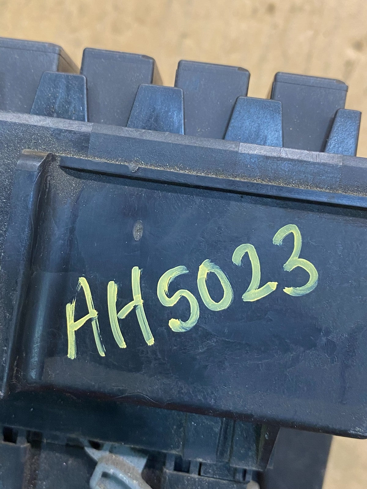 2005 2006 Dodge Durango Fusebox Fuse Box Relay Body BCM Module AH5023 DG5