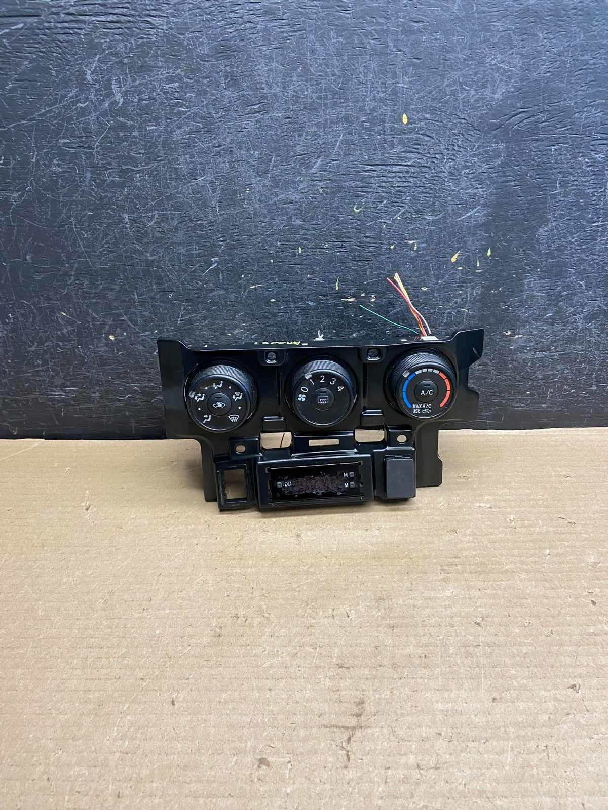 2009 to 2013 Toyota Corolla Matrix Climate Heater A/C AC Control Panel AH3569 DG0