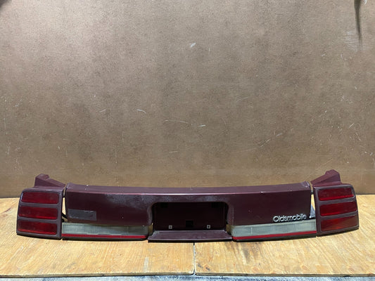 1991 to 1996 Oldsmobile Cutlass Ciera Left+Right Tail Lights V9605 PS0