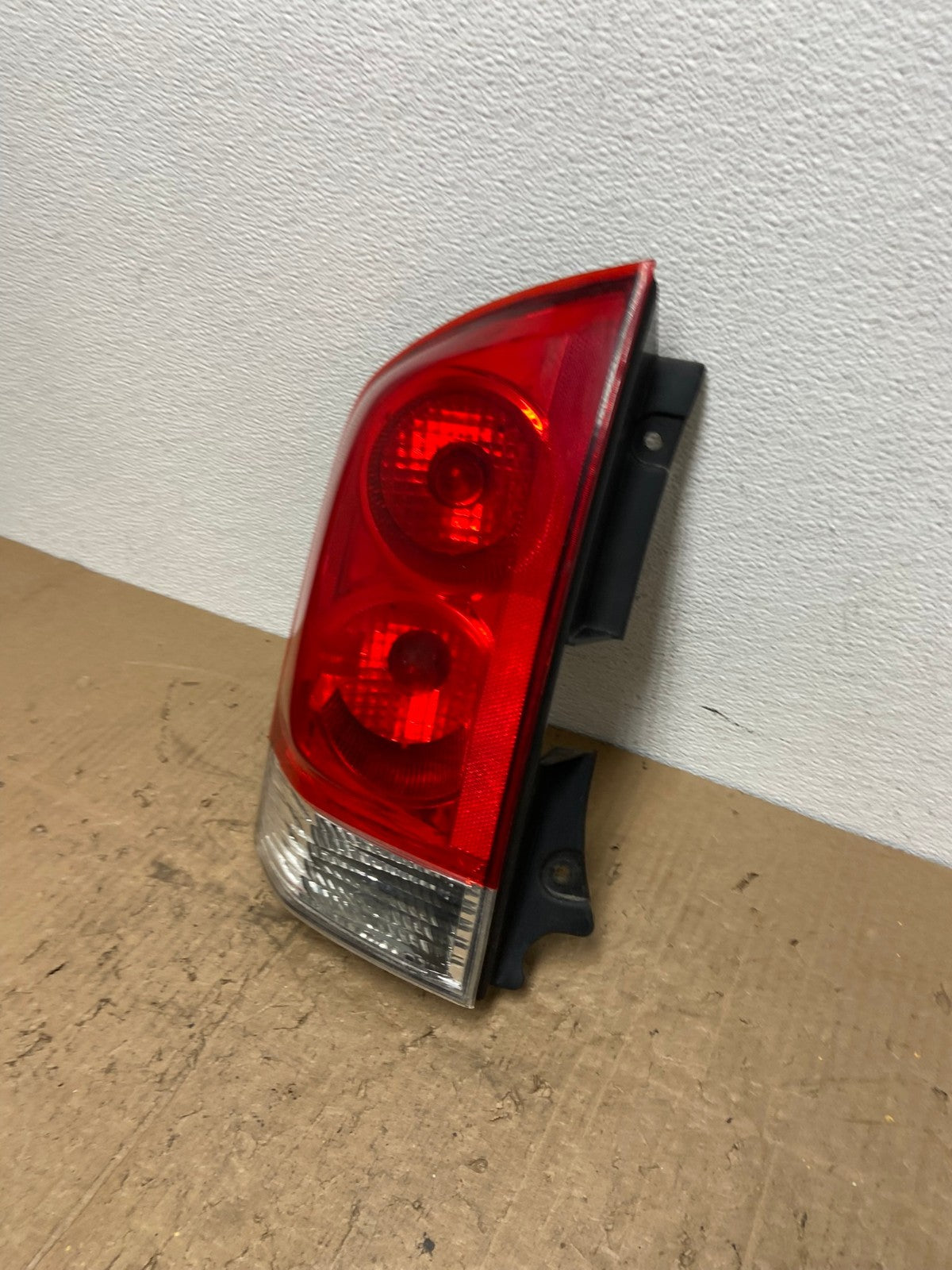 2005 to 2015 Nissan Armada Left Driver Lh Side Tail Light AC0068 LK1