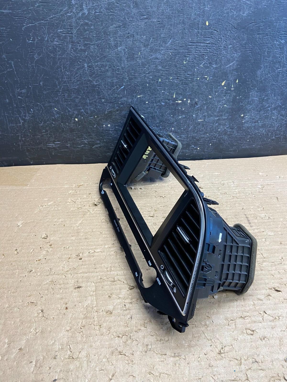 2017-2019 Hyundai Elantra Center Radio Climate Control Air Vent Bezel ag8678 DG2