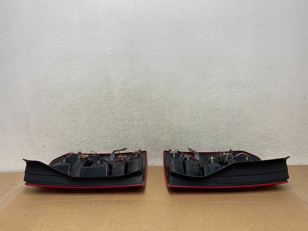 2005 - 2009 Land Rover LR3 Left+Right Side Tail Lights AH3098 DW7