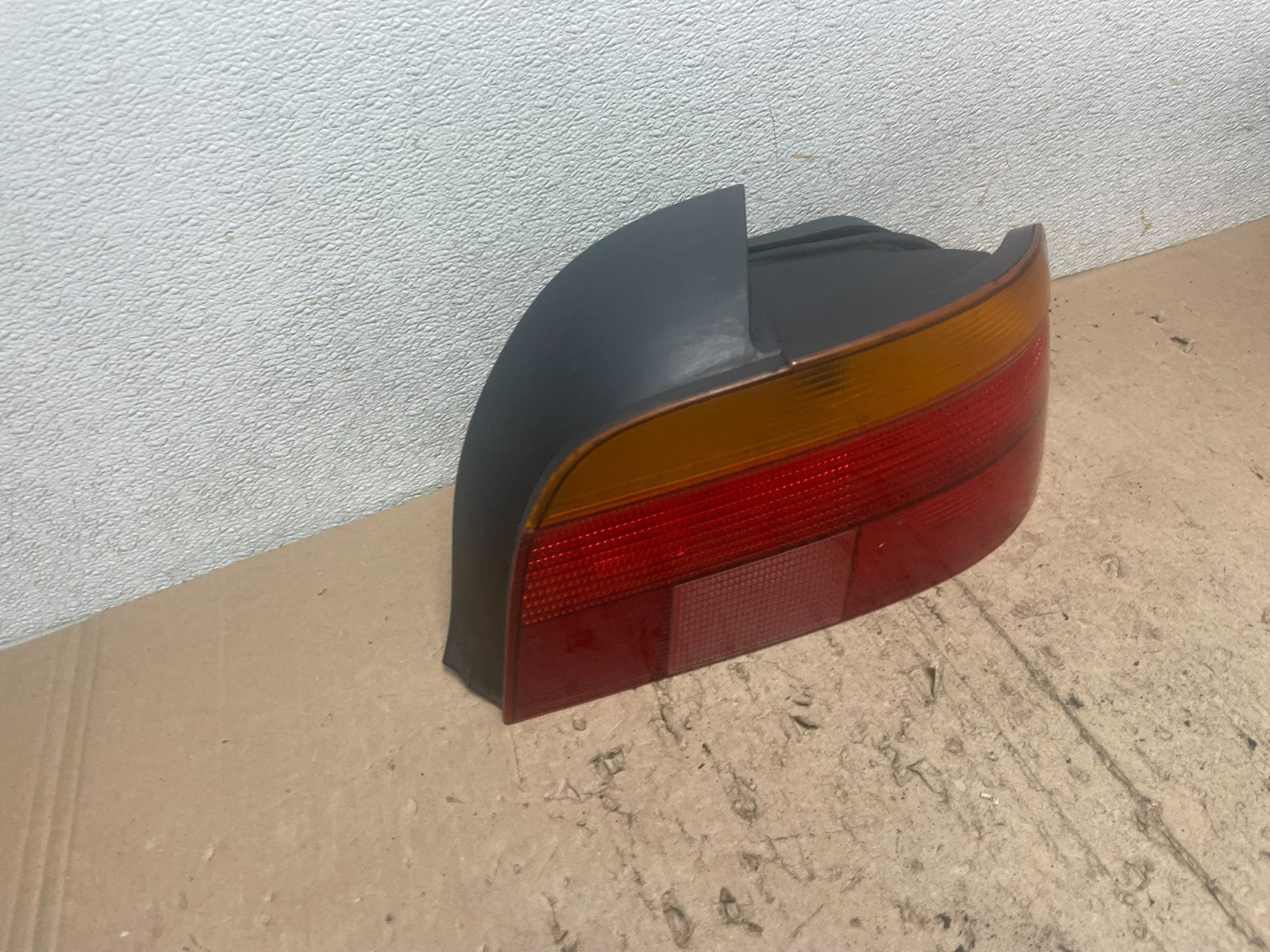 1996-2000 BMW 5-SERIES E39 528i 540i Right Passenger Side Rh Tail Light Q5335 DW2