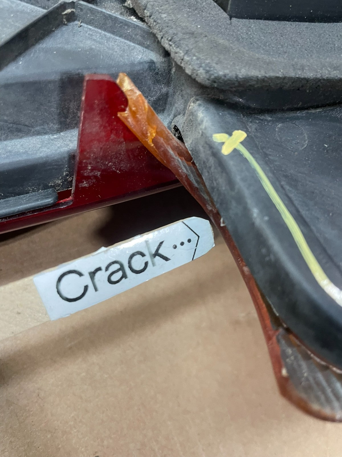 1995 to 1996 Subaru Legacy Wagon Trunk Mounted Center Tail Light Panel AI4365 DG4