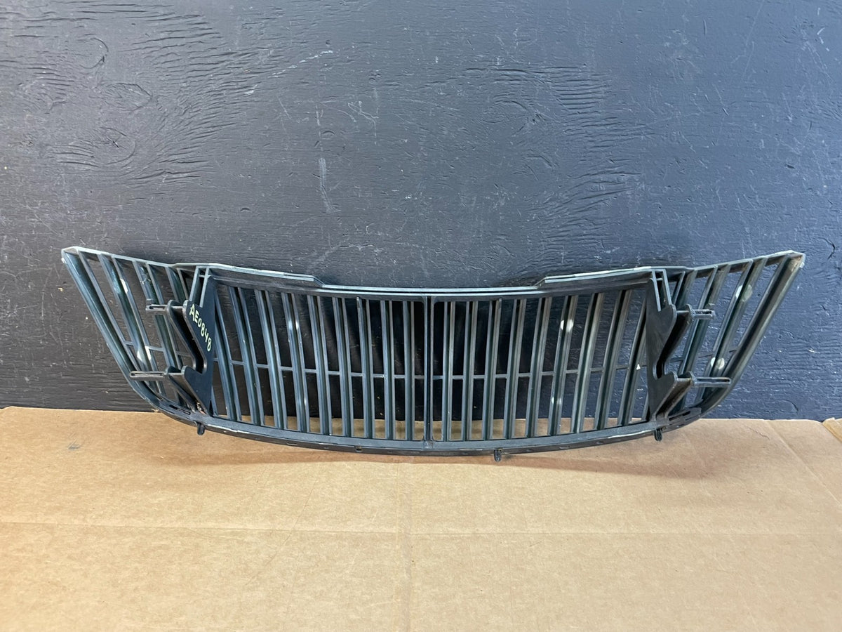 1998 to 2002 Lincoln Town Car Grille Chrome Plastic AE08483