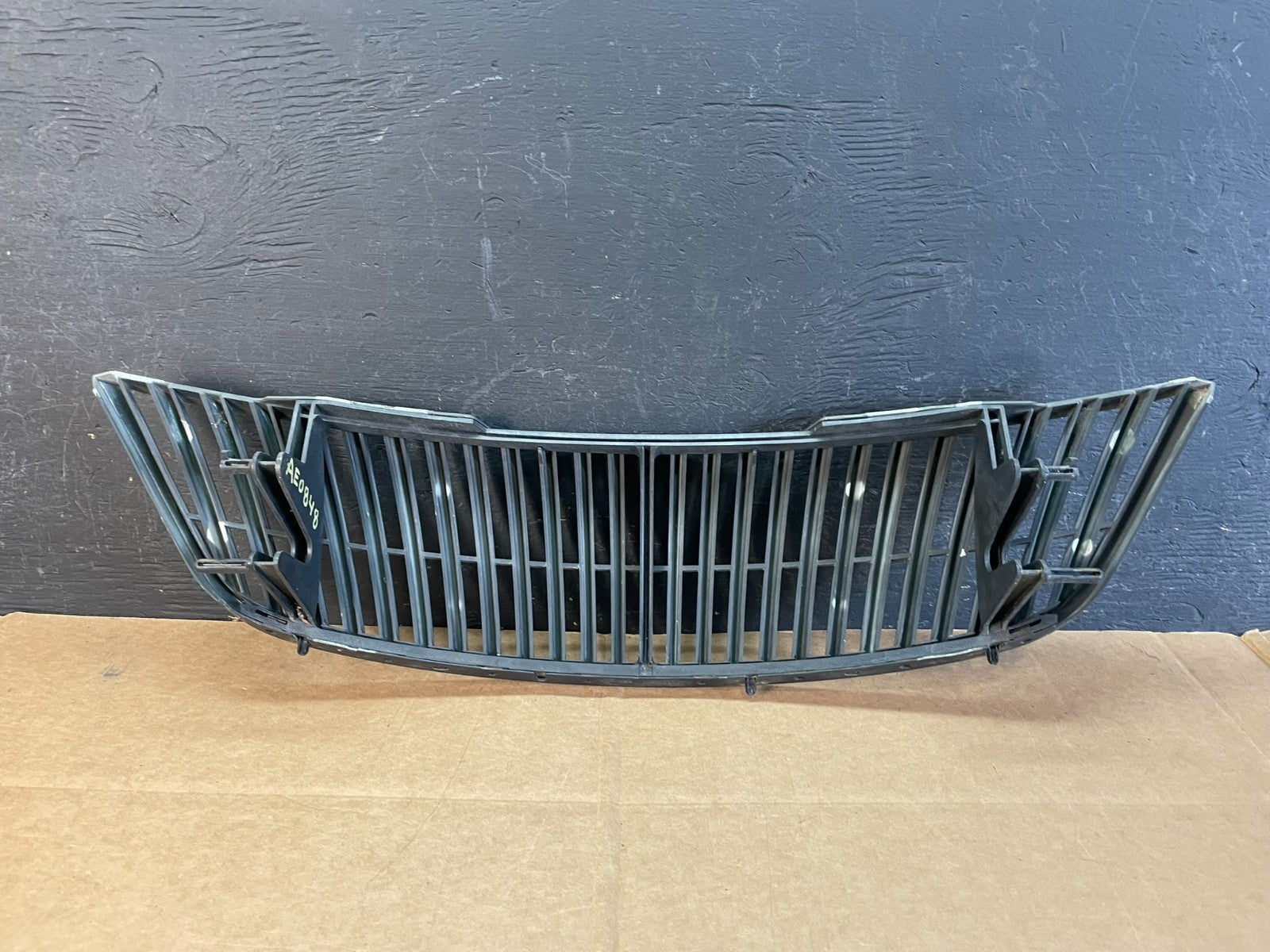 1998 to 2002 Lincoln Town Car Grille Chrome Plastic AE08483