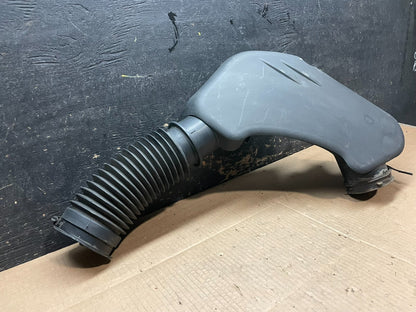2011 to 2018 Chrysler 300 3.6L Air Intake Duct Tube Cleaner OEM y1743 DG2