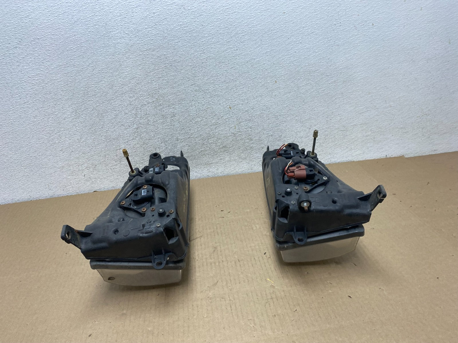 1995 - 1996 Toyota Camry Left+Right Side Set Halogen Headlights AG5870 DW7