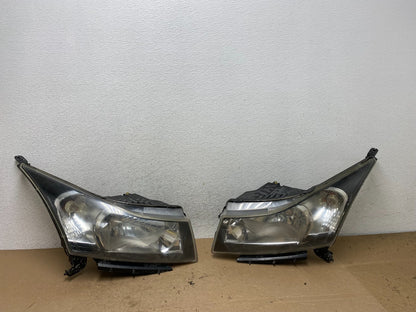 2011 to 2015 Chevrolet Cruze Halogen Left+Right Set Headlights AF4978 DW0