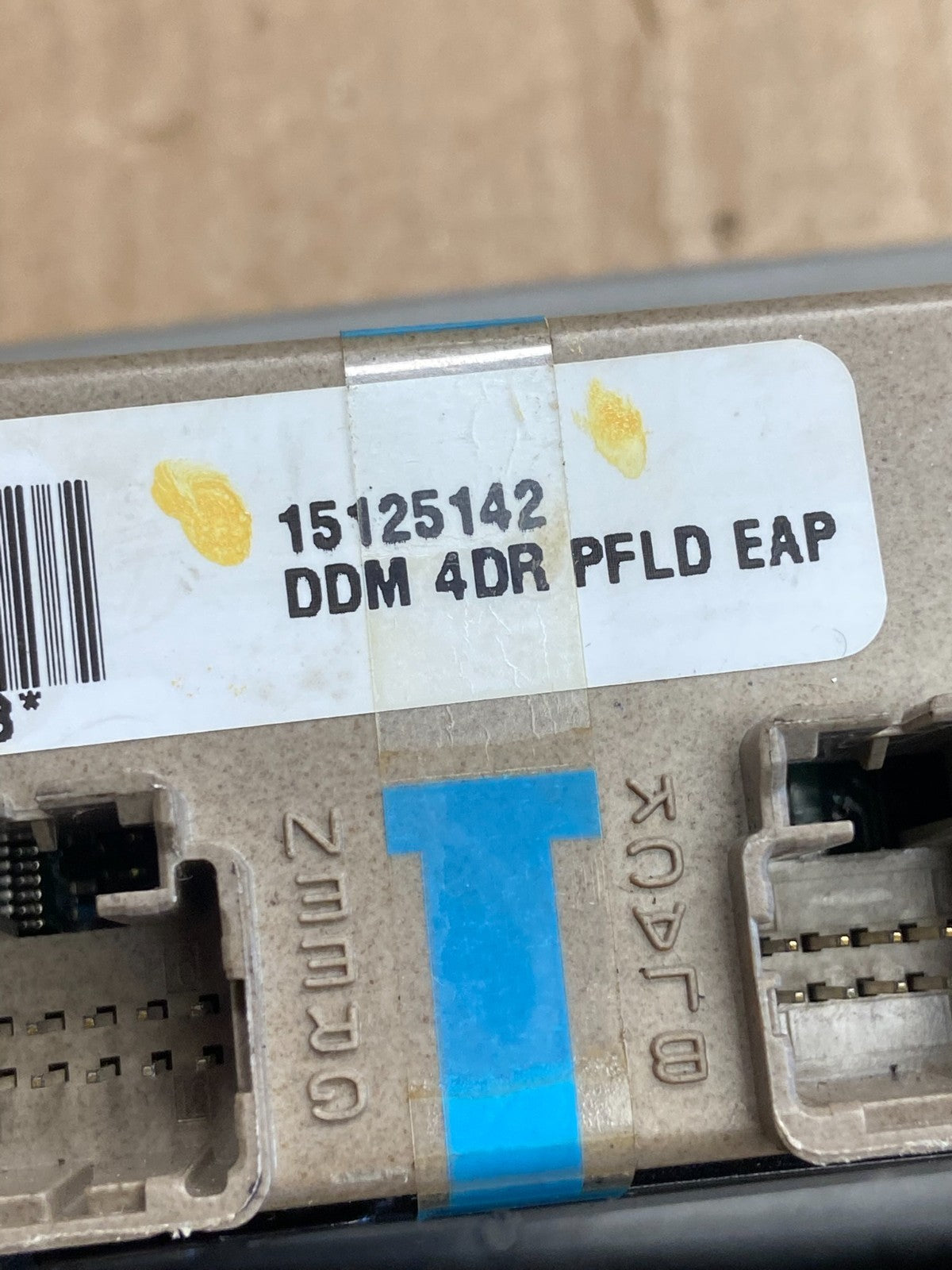 2003 to 2006 Suburban Tahoe Yukon Front Left Driver Window Switch AF2785 DG4