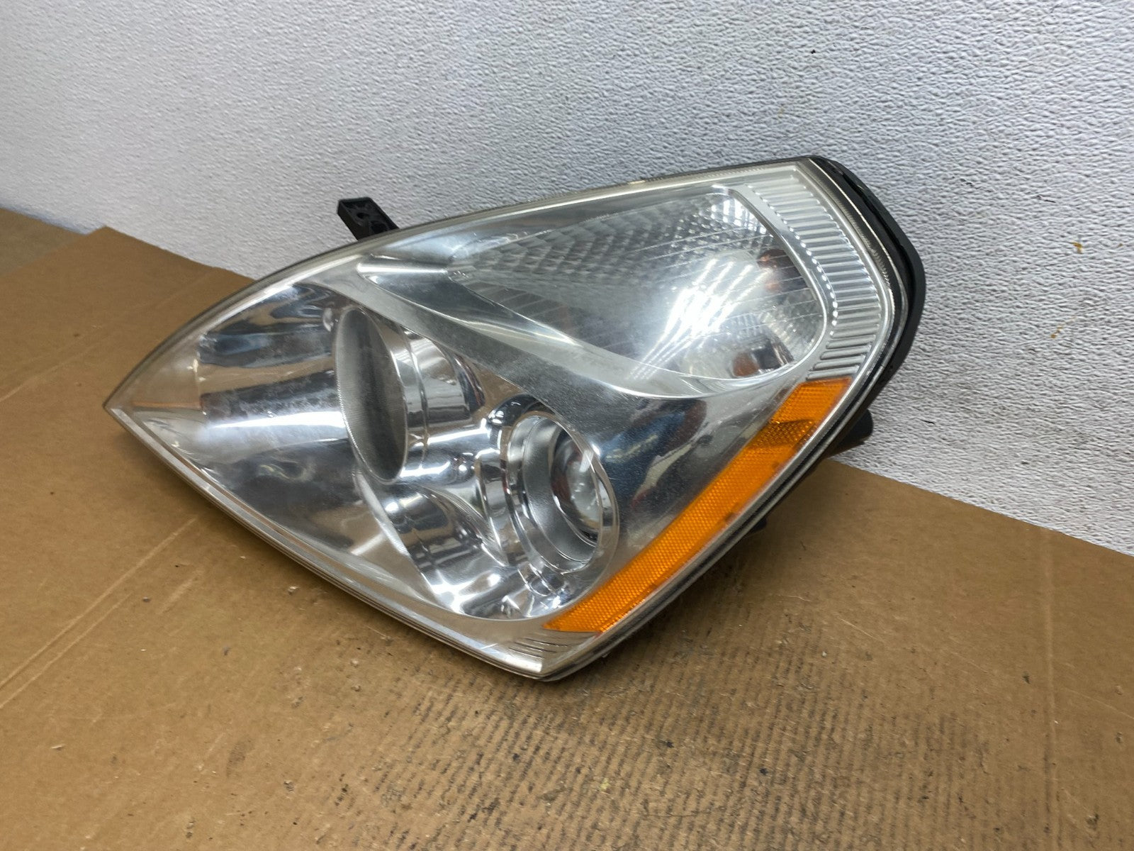 2008-2012 Kia Sedona Left Driver Lh Side Headlight Halogen AE1384 DW1