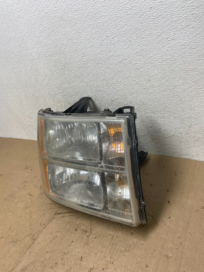 2007 - 2014 GMC Sierra Right Passenger RH Halogen Headlight AG4899 DW1