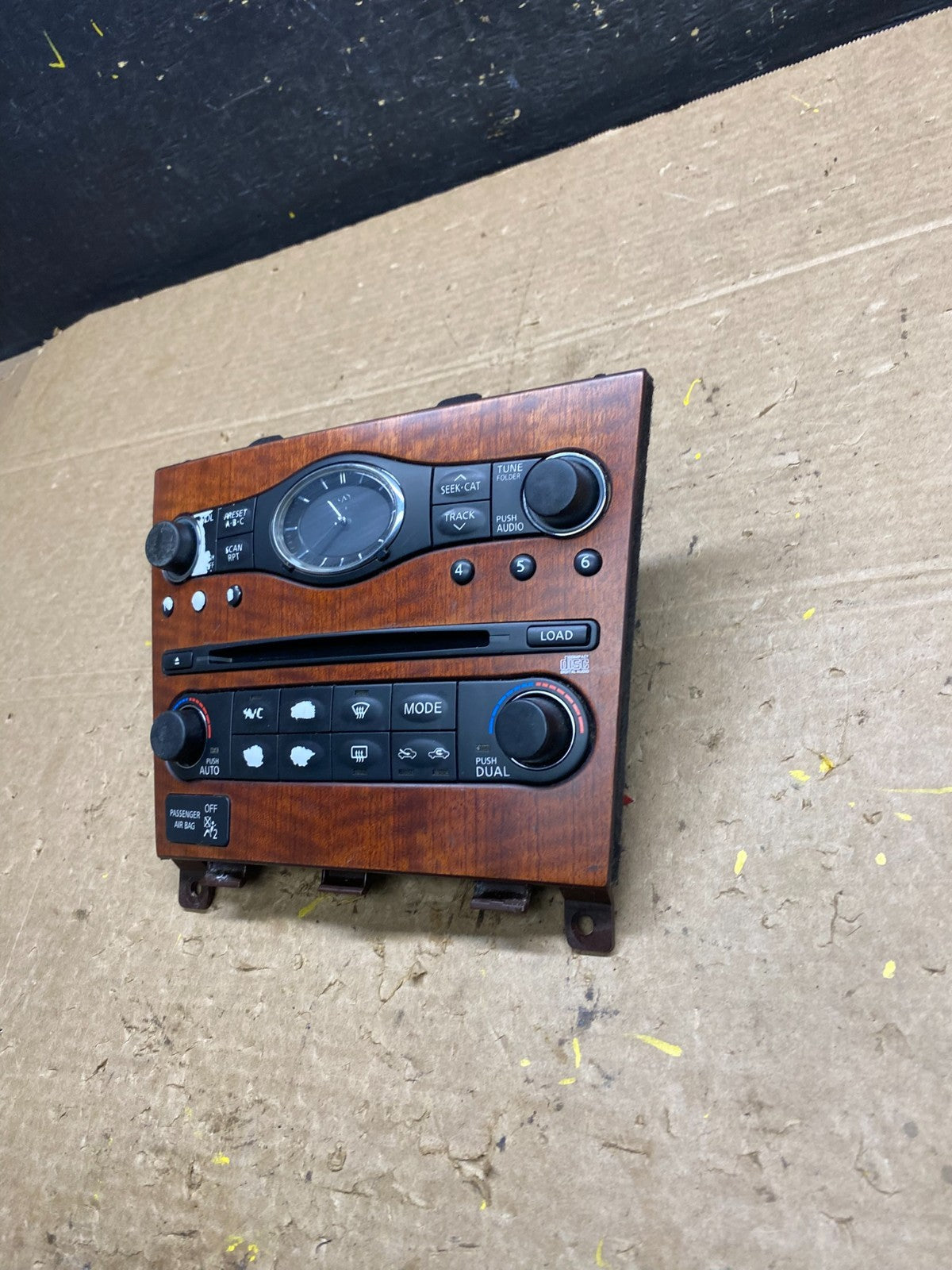 2007 to 2010 Infiniti G35 G37 Radio Player Climate Control Panel Bezel W9714 DG1