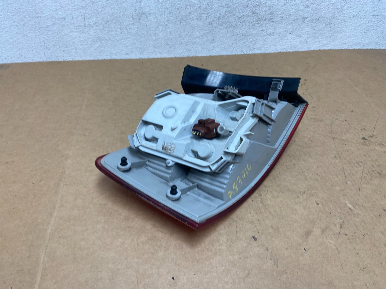 2004 to 2008 Audi A4 Avant Right Passenger RH Inner Tail Light ae3016 DG4