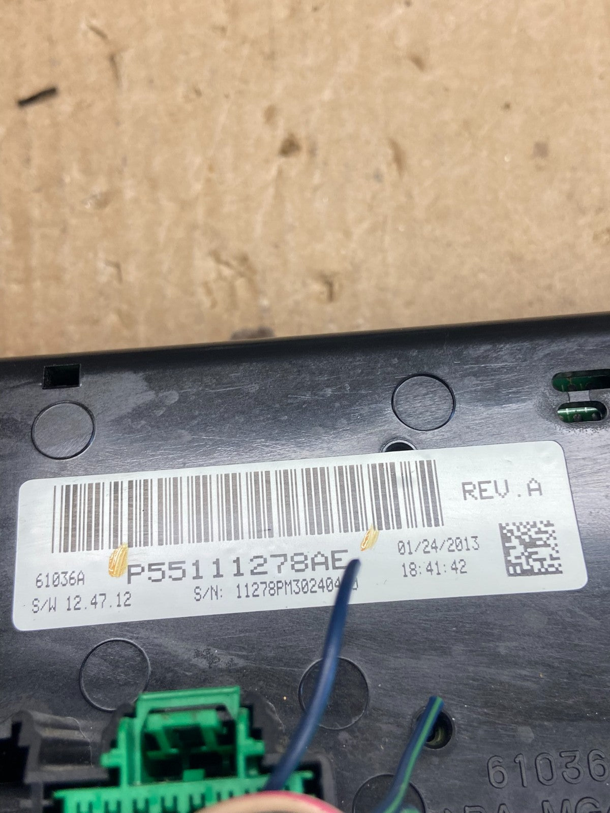 2011 to 2017 Jeep Compass Dash Climate Temperature Control Radio Bezel ae3857 DG5