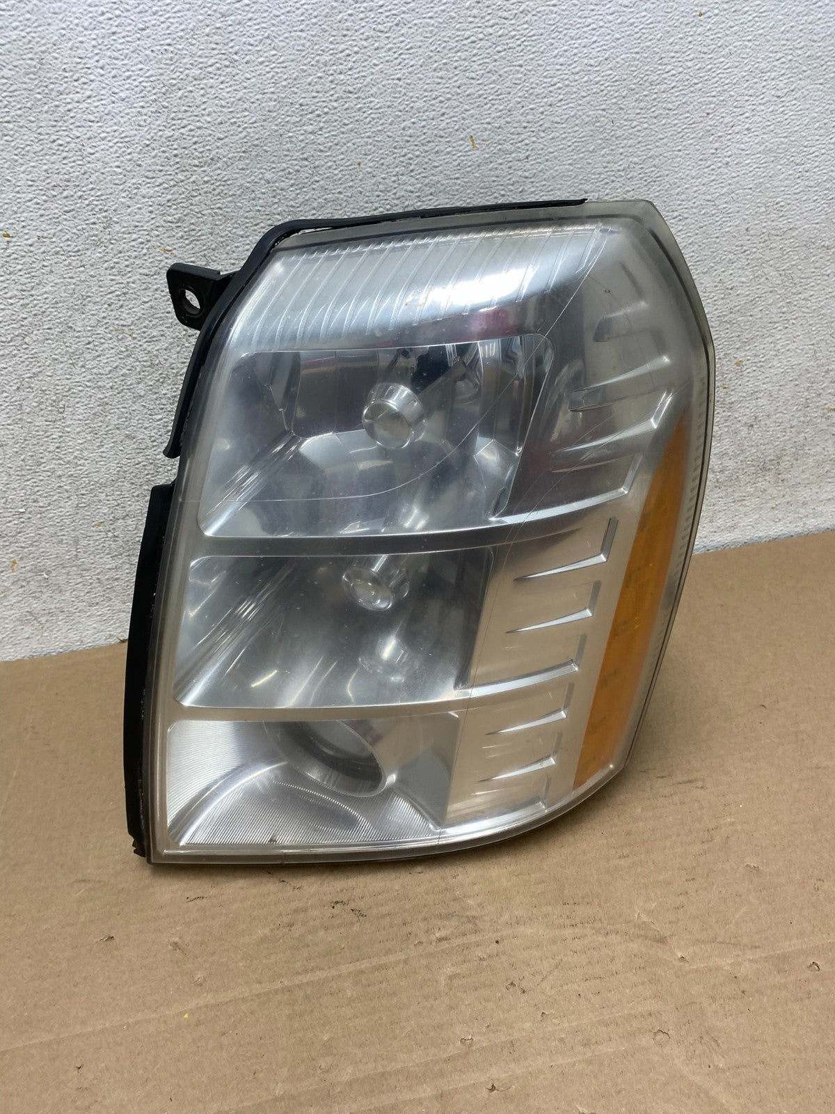 2007 - 2014 Cadillac Escalade Left Driver LH Side Xenon HID Headlight AH9377 DW0