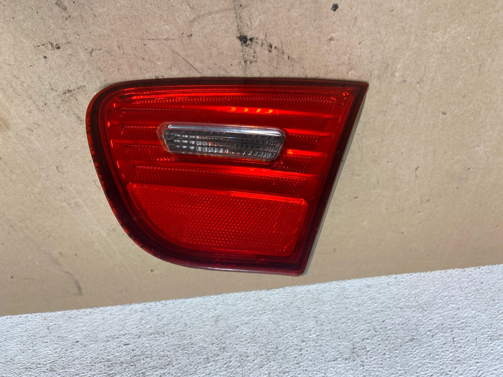 2007-2010 Hyundai Elantra Right Passenger RH Tail Light Inner AE6824 LK0