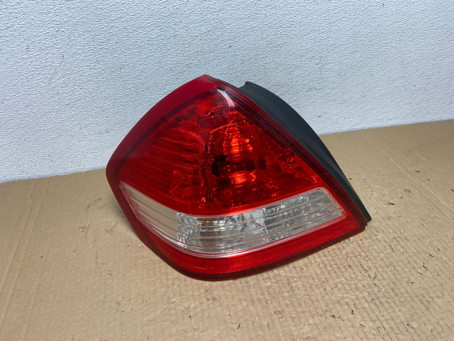 2007-2012 Nissan Versa Sedan Left Driver Lh Tail Light Oem AC3923 LK0