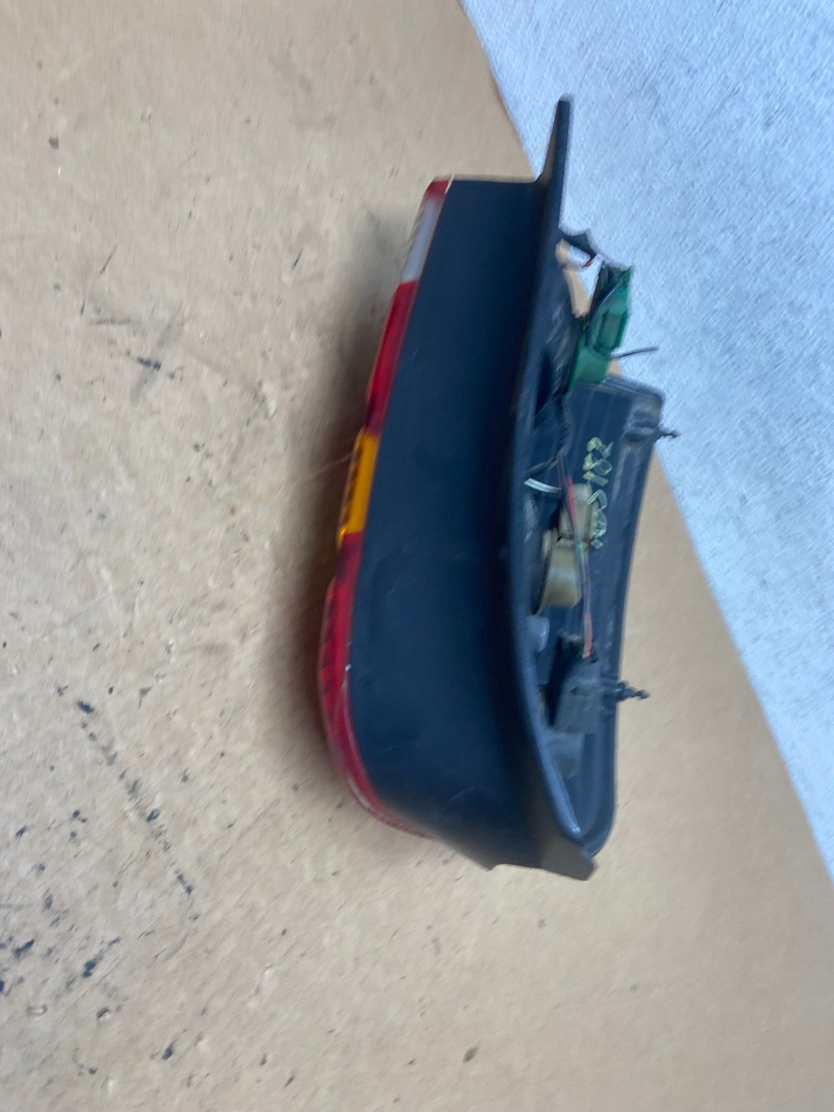 2001 to 2007 Ford Escape Right Passenger RH Side Tail Light AD5182 LK4