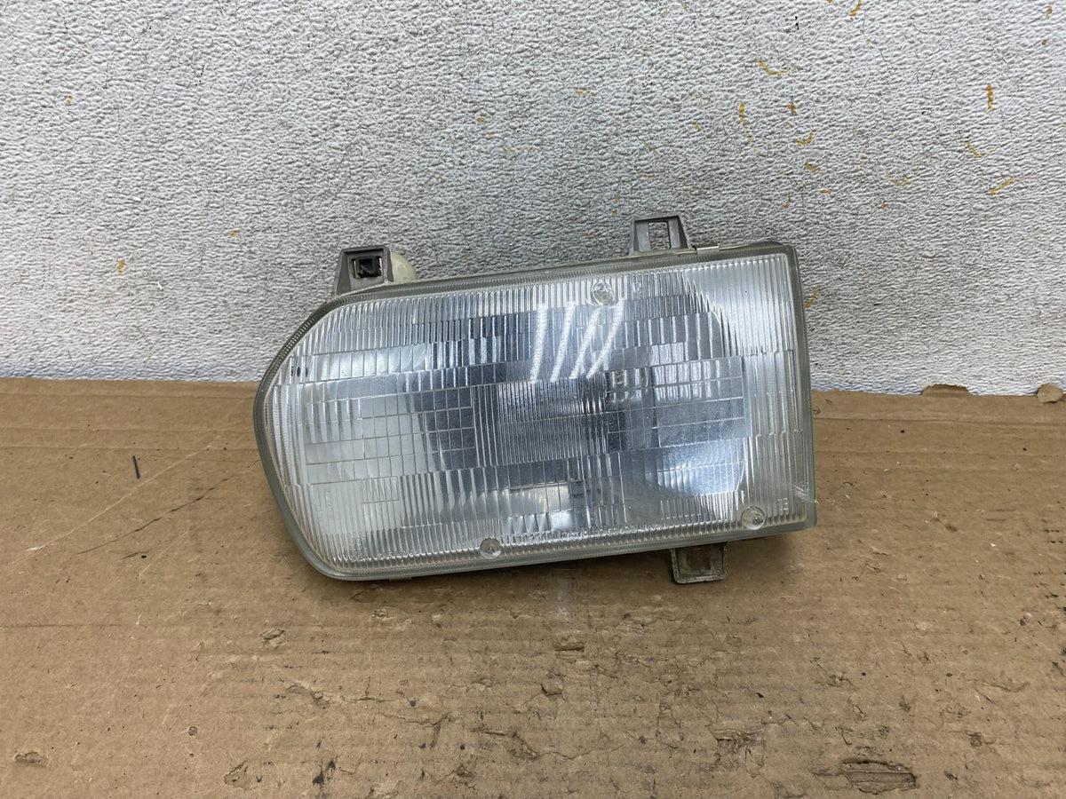 1996 - 1998 Nissan Pathfinder Left Driver LH Halogen Headlight AH9269 DG0